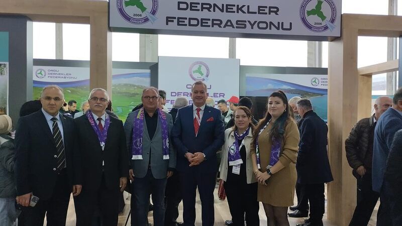 Yüzbinler Ordu Günlerine Akın Etti